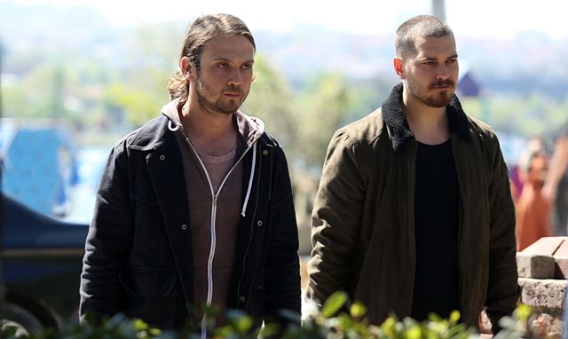 İÇERDE 32.BÖLÜM (3) - Kopya